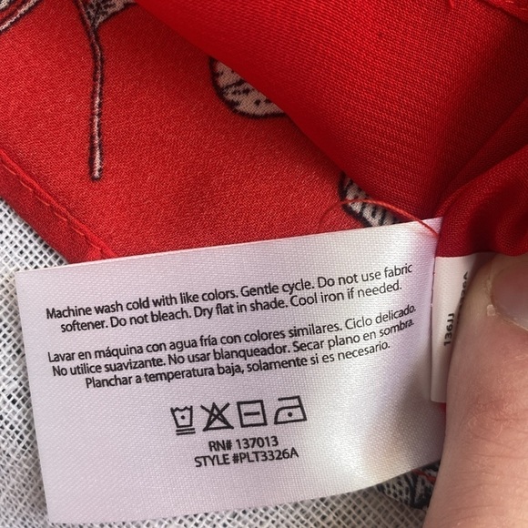 Peace and Pearls NWT red floral tank top. - Picture 9 of 11